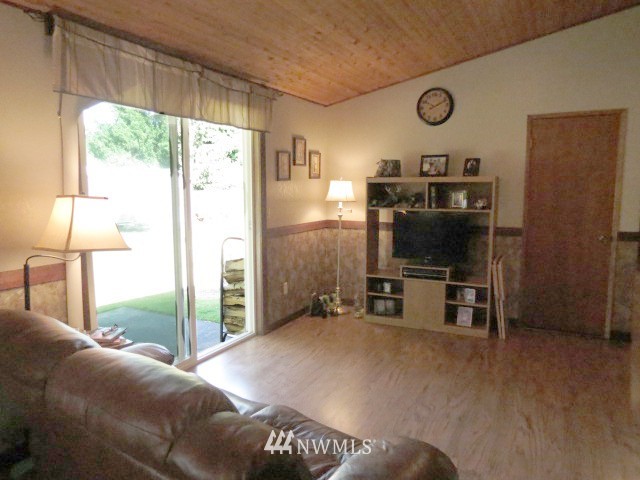 8629 Bender Road Lynden, WA 98264 - Photo 10 of 24 Gallery Image 10