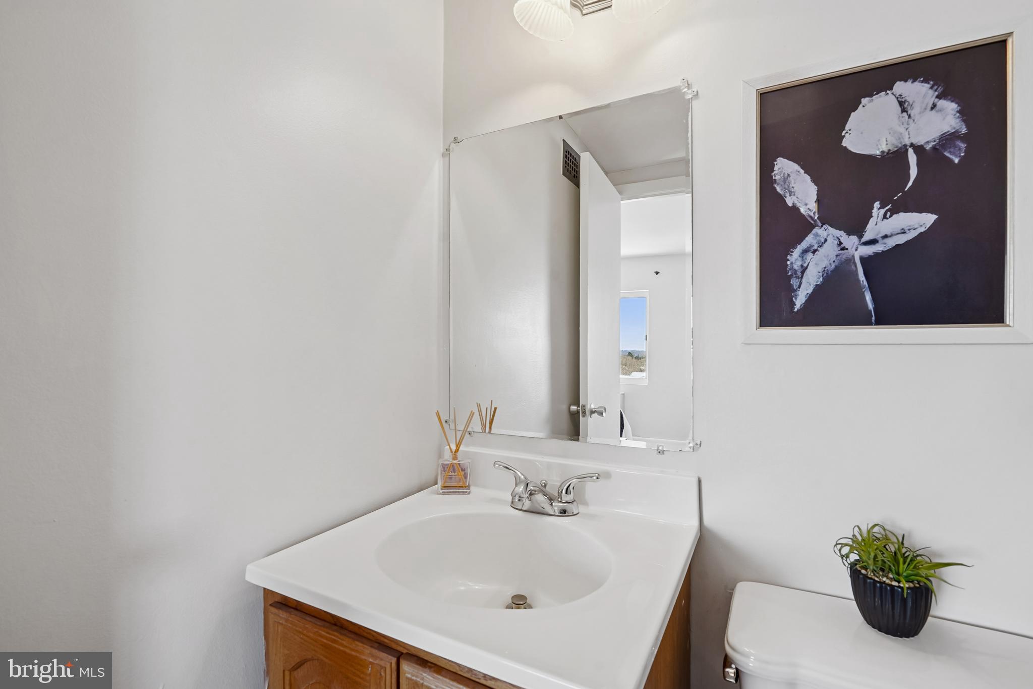 4343 Cherry Hill Road, Unit 705 Arlington, VA 22207 - Photo 26 of 41 Half Bath in Primary Bedroom.