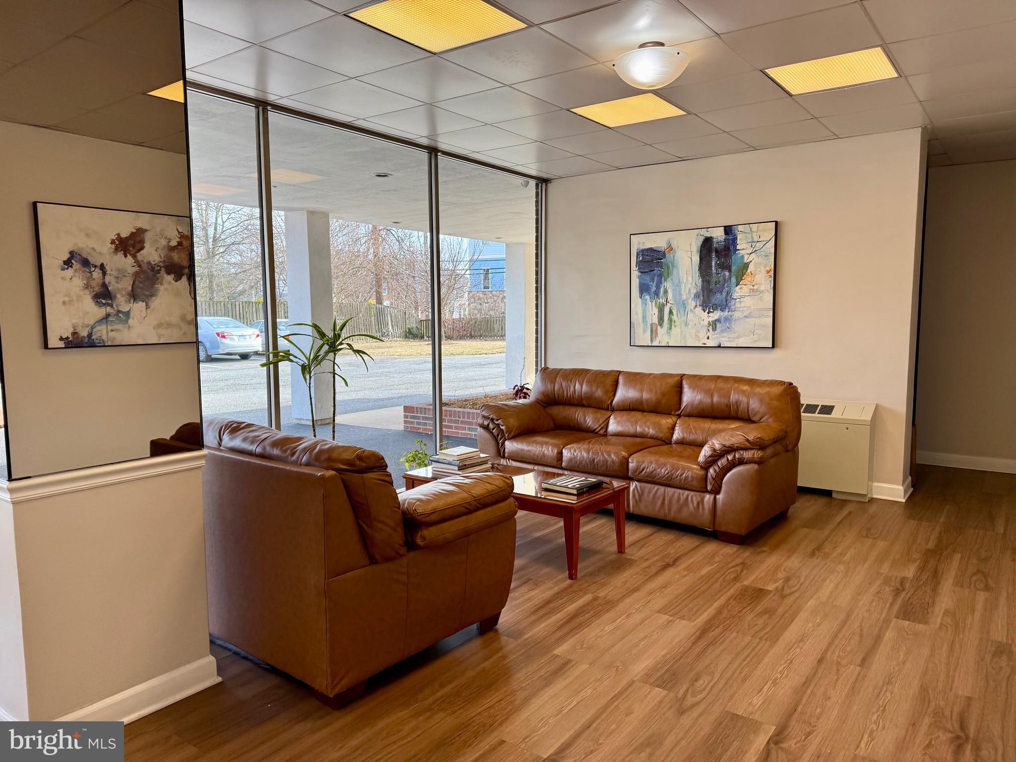 4343 Cherry Hill Road, Unit 705 Arlington, VA 22207 - Photo 36 of 41 Inviting lobby.