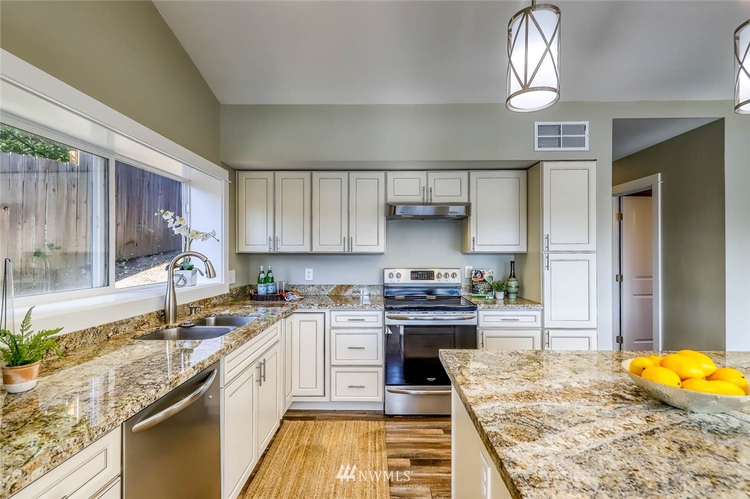 1186 Kitsap Lake Road Northwest Bremerton, WA 98312 - Photo 14 of 32