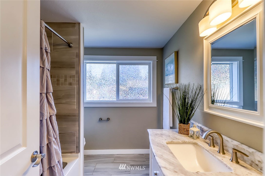 1186 Kitsap Lake Road Northwest Bremerton, WA 98312 - Photo 17 of 32