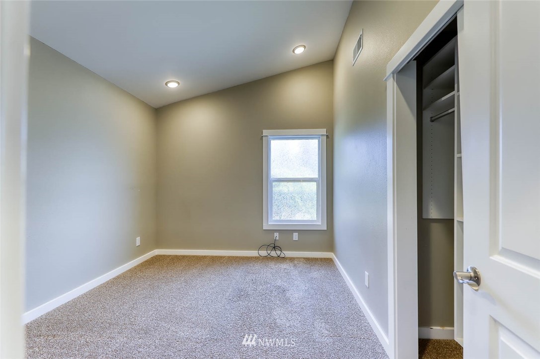 1186 Kitsap Lake Road Northwest Bremerton, WA 98312 - Photo 26 of 32