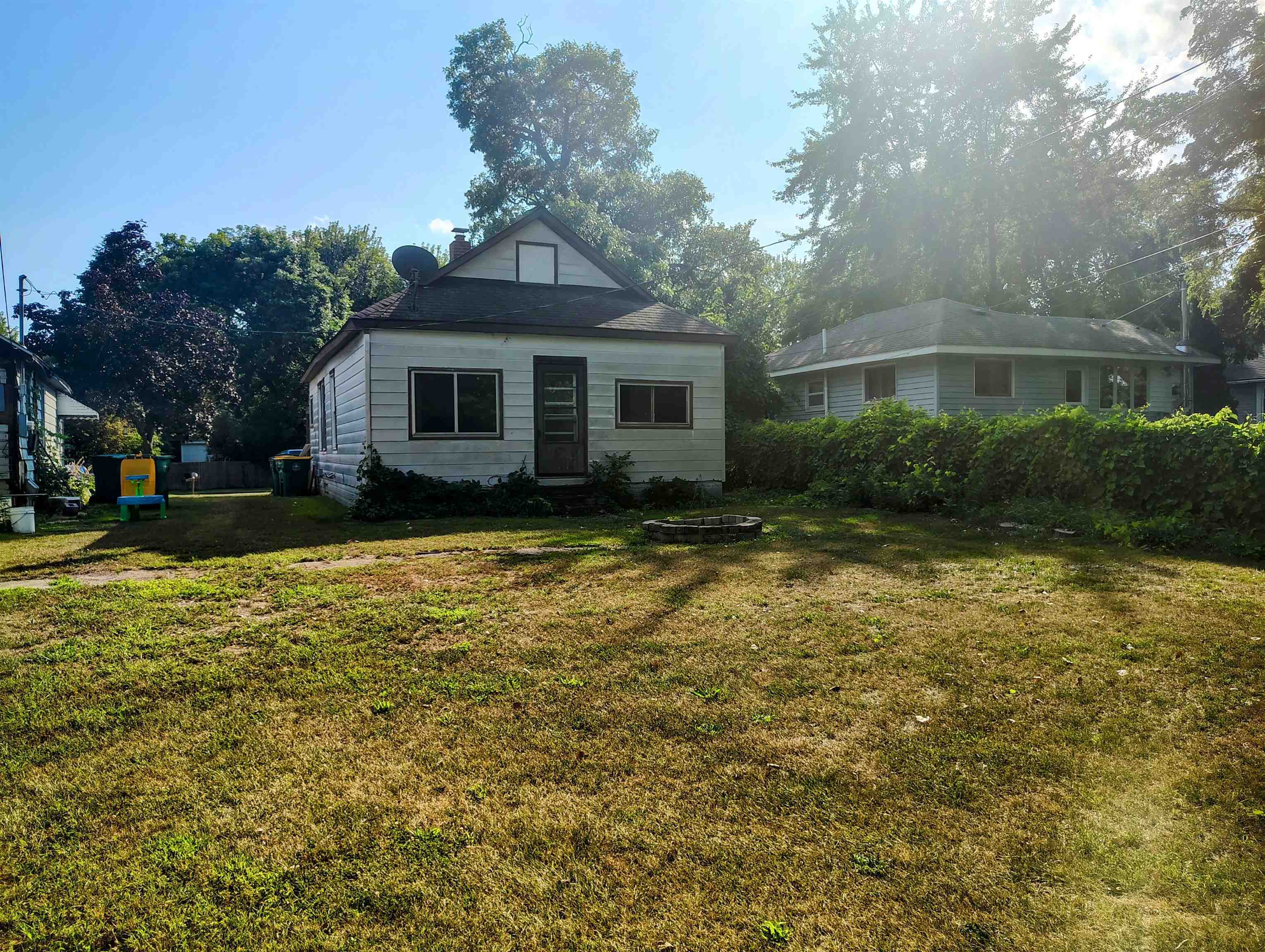 853 Shady Shore Road Bay City, MI 48706 - Photo 9 of 41 1937507-c8523dd0-7e98-4f82-aace-eadf0f1ae73e.JPG