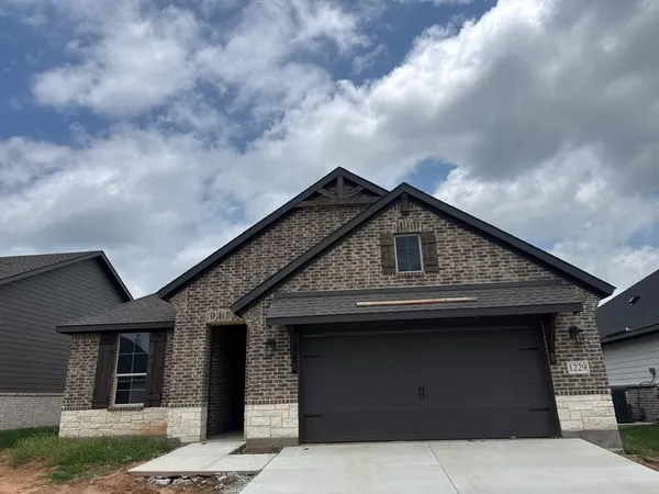 $371,125 | 1229 Colca Drive, Springtown, TX 76082
