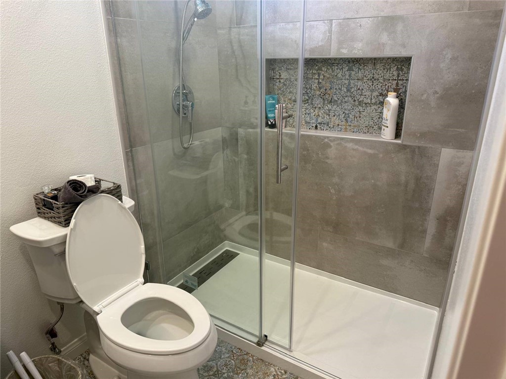 Upstairs Bathroom #1