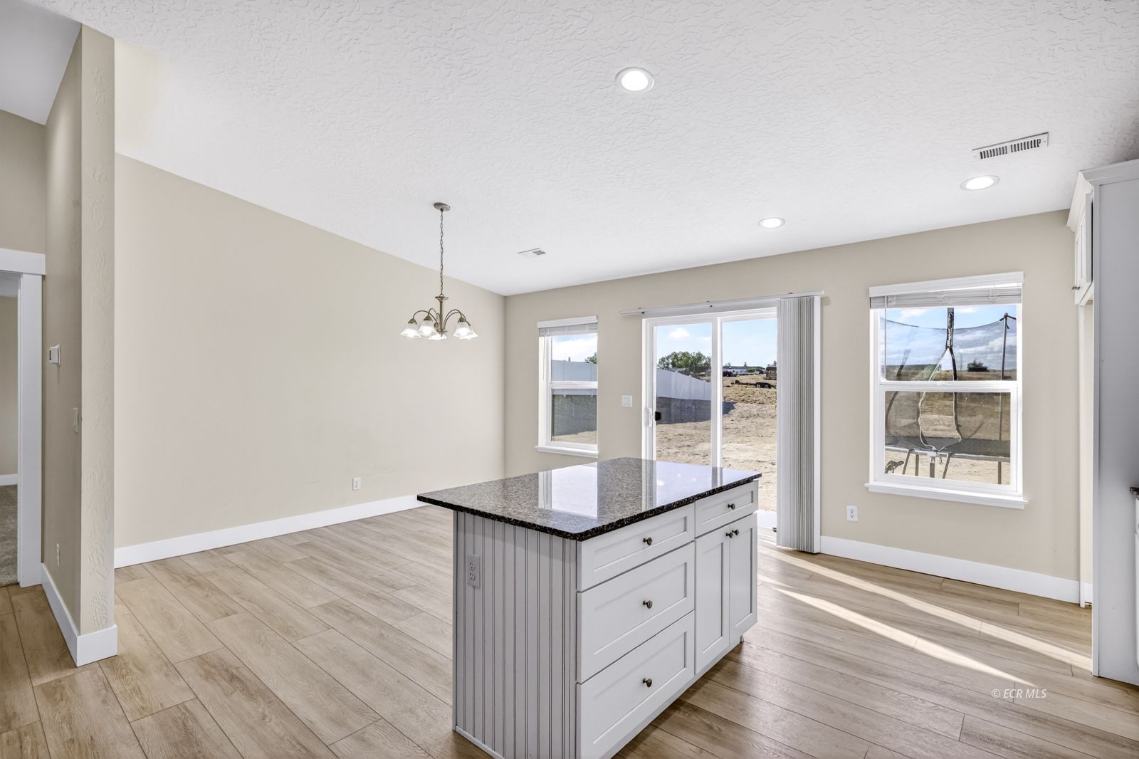 215 Spring Creek Parkway Spring Creek, NV 89815 - Photo 7 of 27