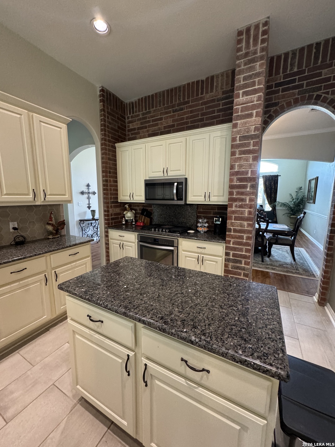 8627 Magdalena Run Helotes, TX 78023 - Photo 11 of 44
