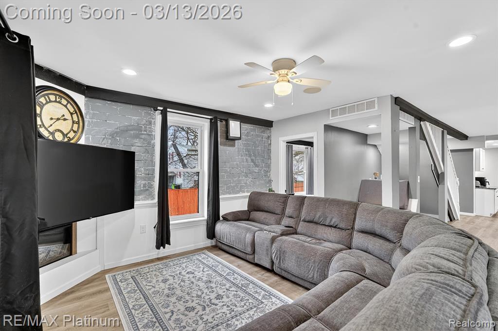 411 3rd Street Fenton, MI 48430 - Photo 9 of 43 Gallery Image 9