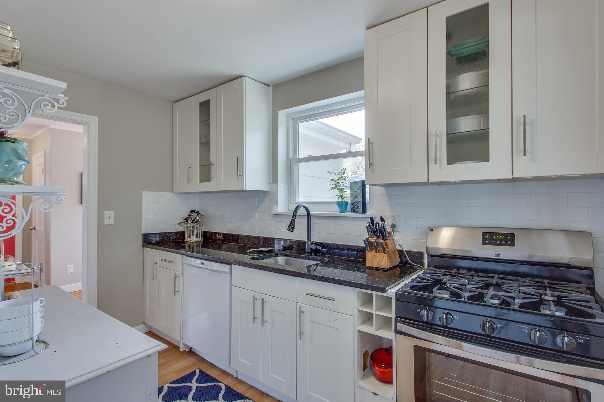 1704 Jamestown Road Alexandria, VA 22308 - Photo 12 of 29 Kitchen