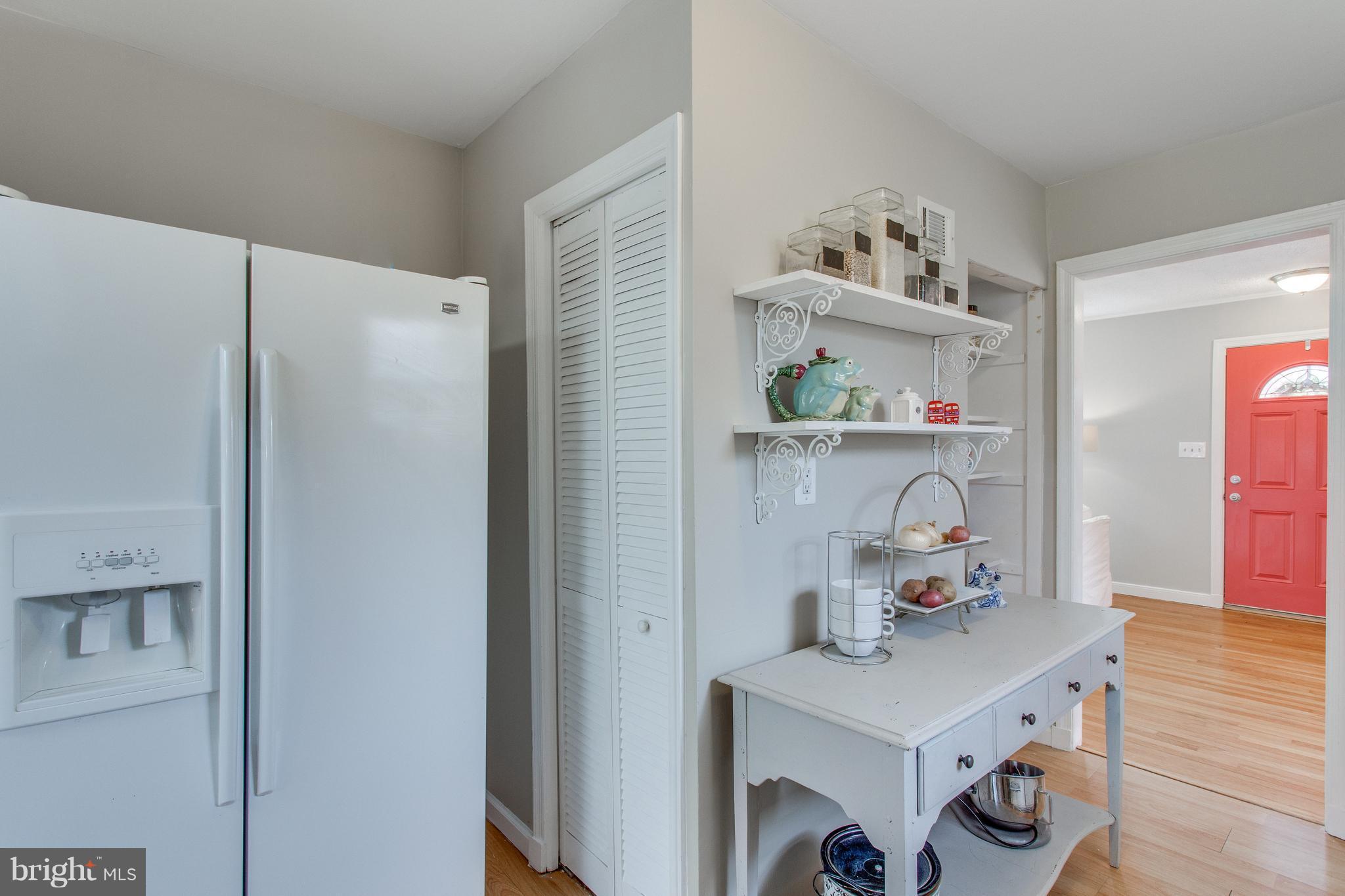 1704 Jamestown Road Alexandria, VA 22308 - Photo 13 of 29 Kitchen