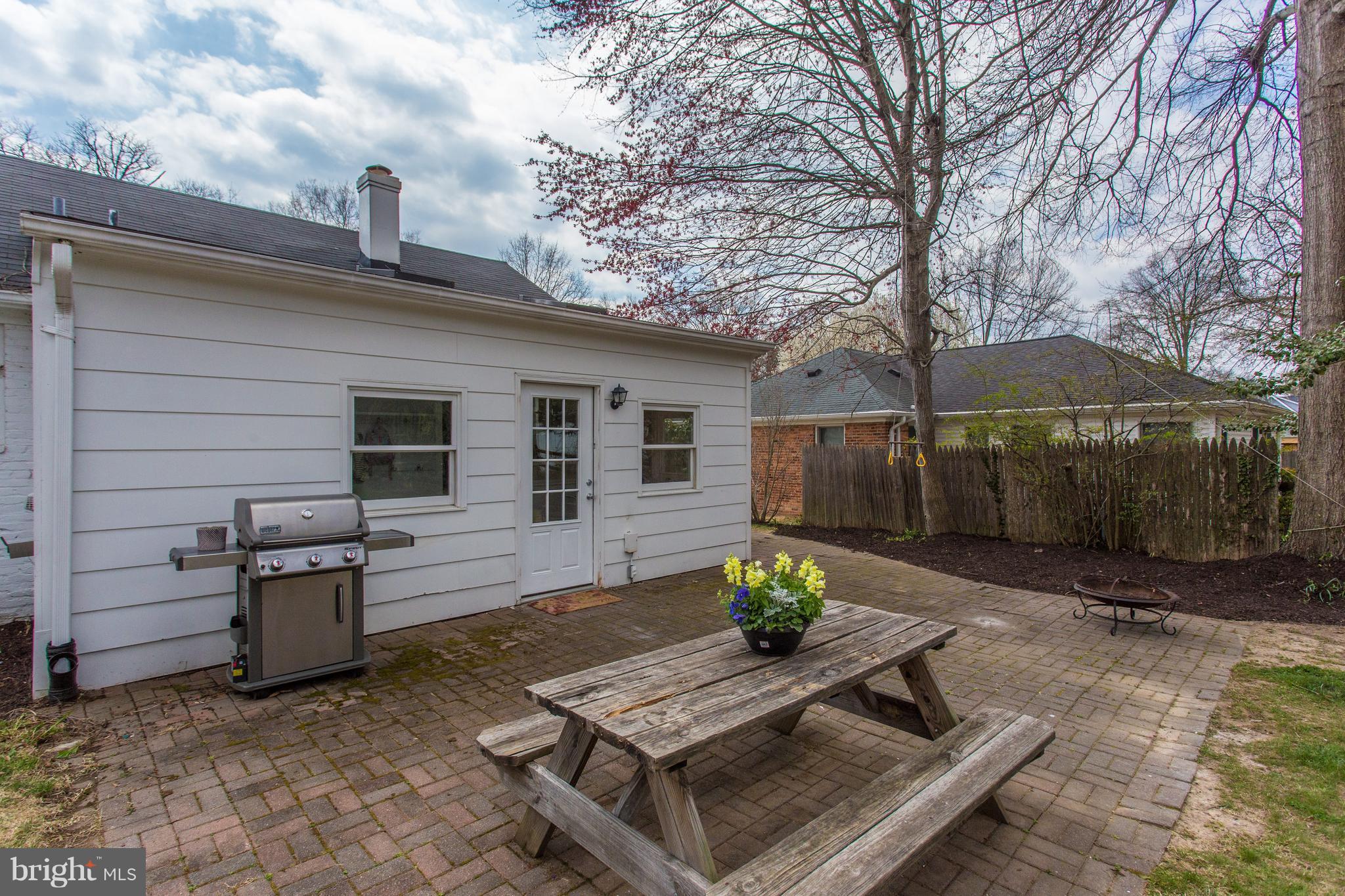 1704 Jamestown Road Alexandria, VA 22308 - Photo 25 of 29 Exterior (Rear)