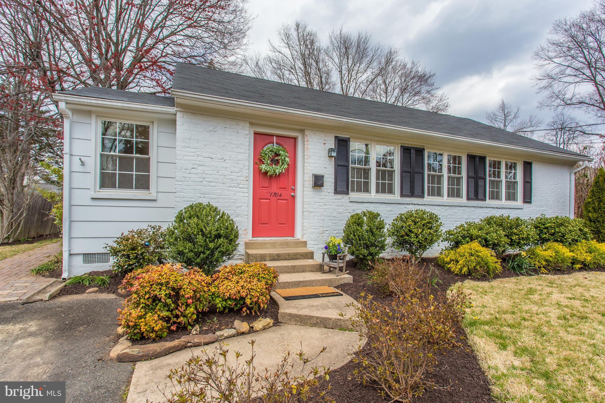 1704 Jamestown Road Alexandria, VA 22308 - Photo 27 of 29 Exterior (Front)