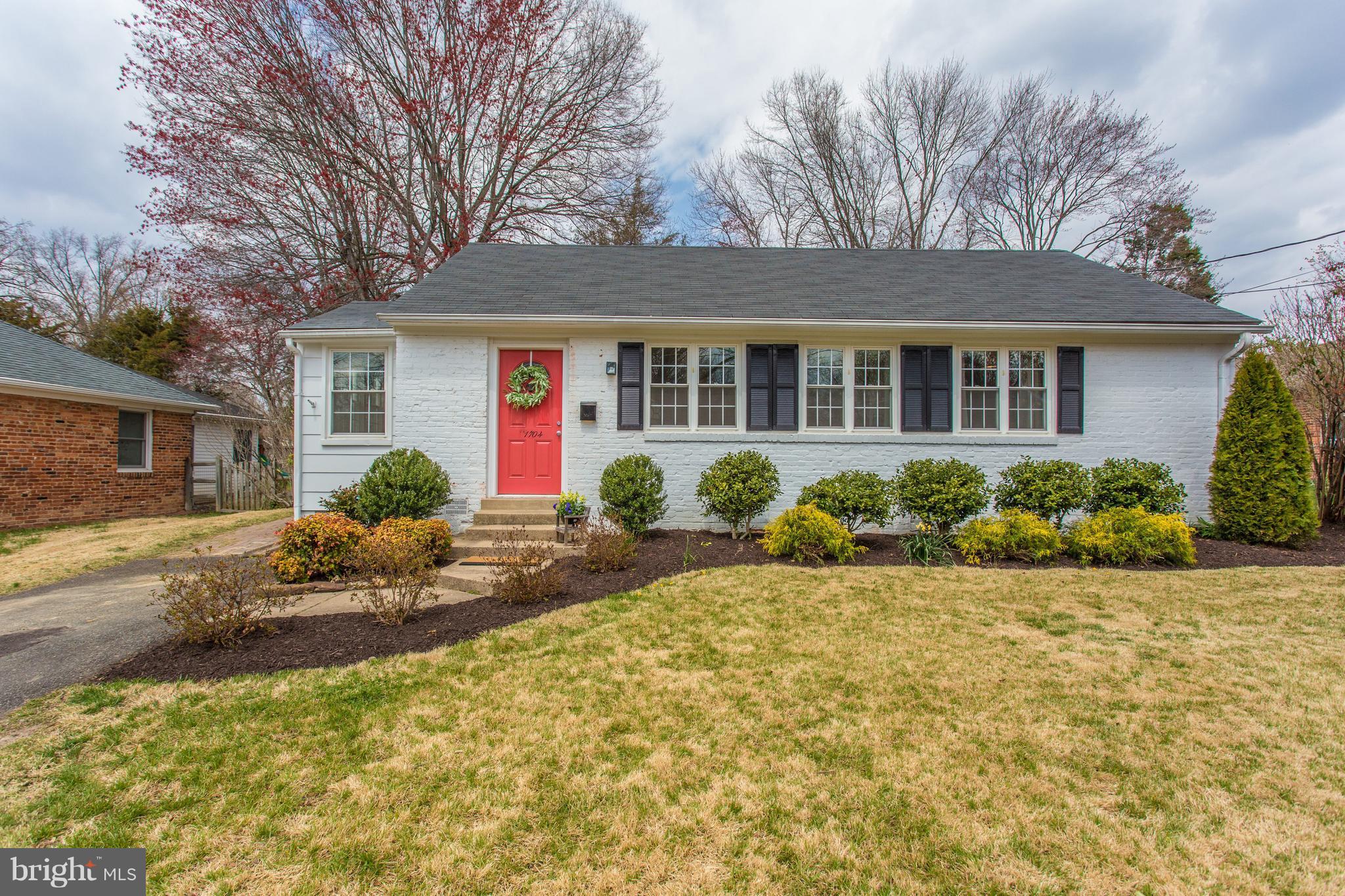 1704 Jamestown Road Alexandria, VA 22308 - Photo 28 of 29 Exterior (Front)