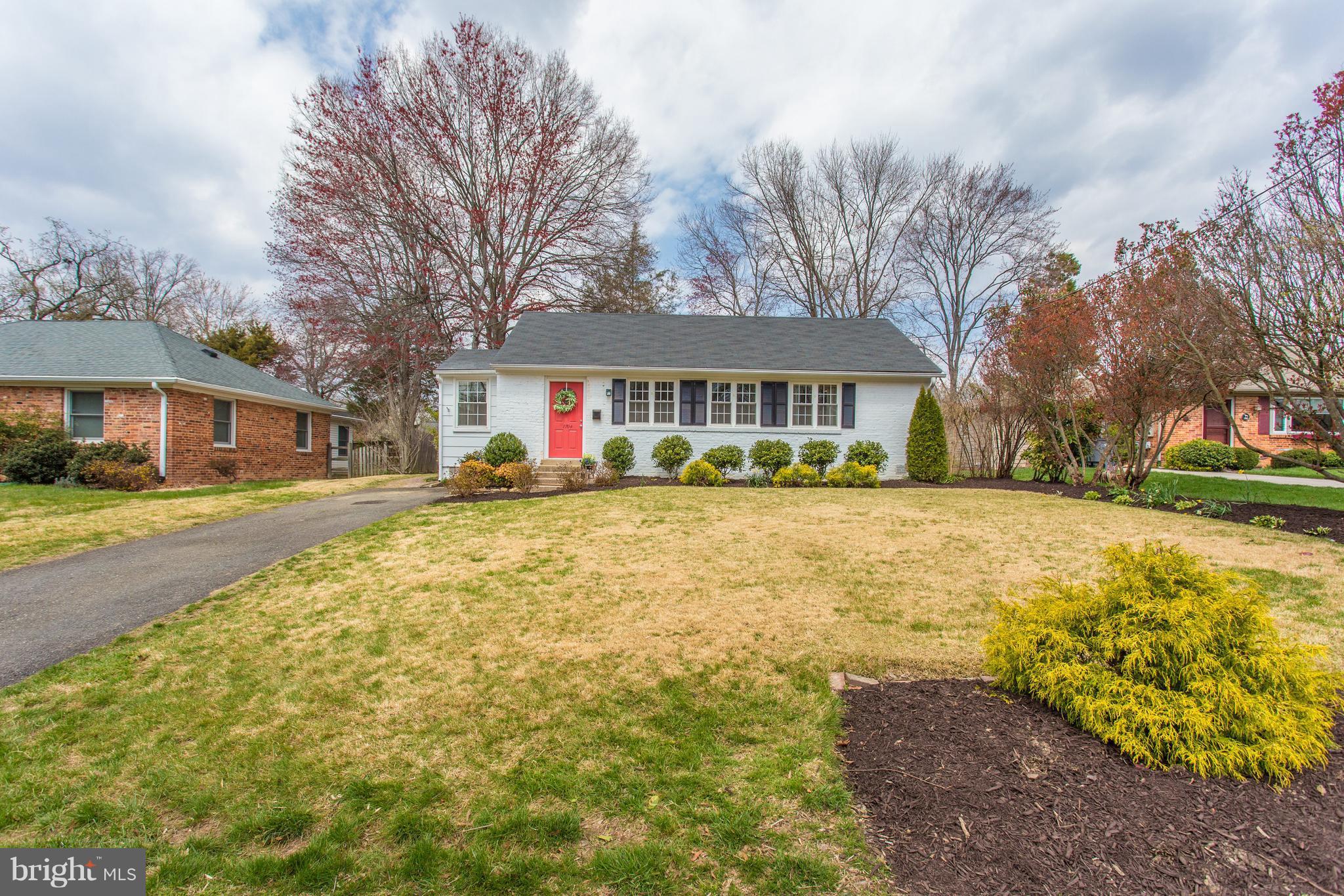 1704 Jamestown Road Alexandria, VA 22308 - Photo 29 of 29 Exterior (Front)