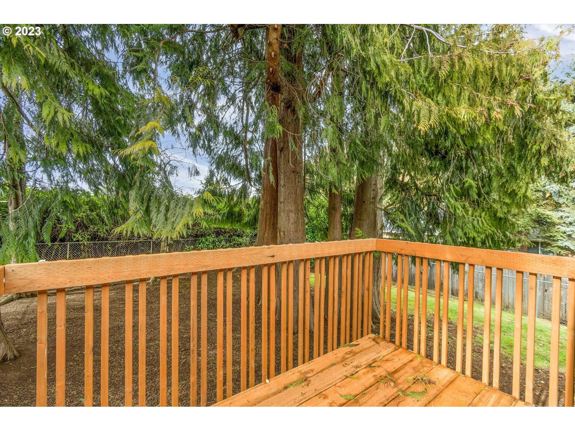 39935 Davis Street Sandy, OR 97055 - Photo 27 of 32 a view of wooden balcony