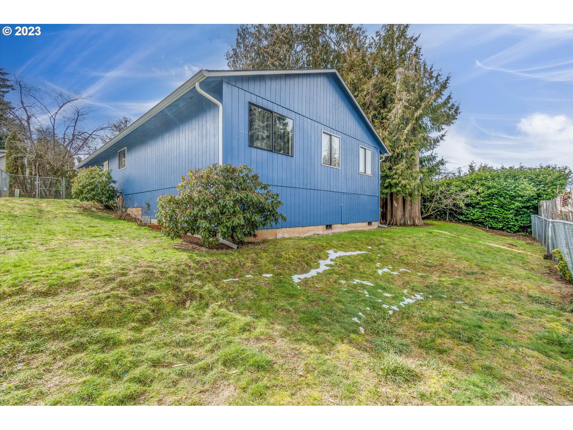39935 Davis Street Sandy, OR 97055 - Photo 29 of 32 a view of a backyard with potted plants