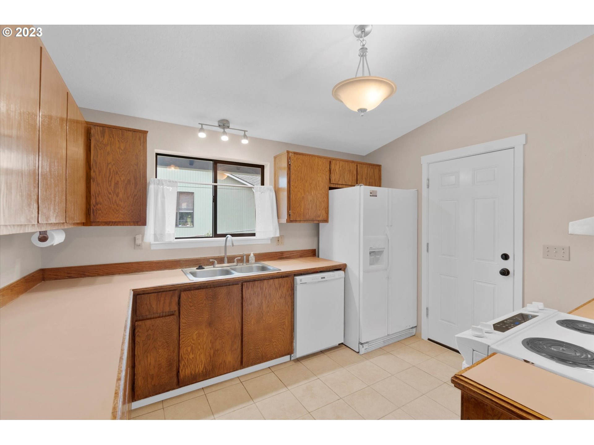 39935 Davis Street Sandy, OR 97055 - Photo 10 of 32 a bathroom with a sink and a mirror