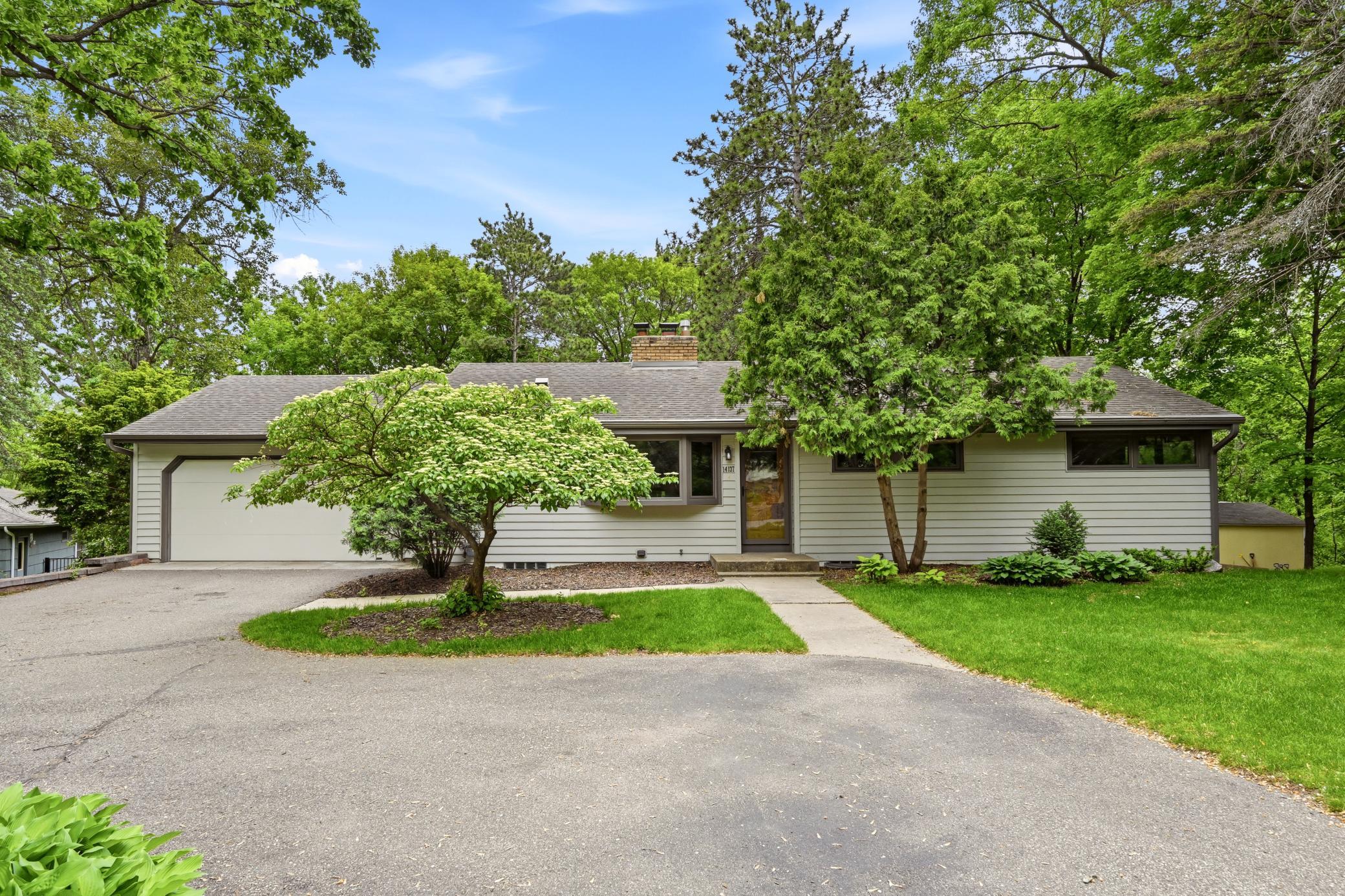 14137 Glenridge Road Minnetonka, MN 55345 - Photo 3 of 52