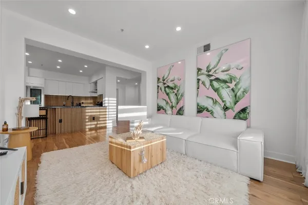 $4,900 | 24505 Town Center Drive, Unit 7307, Valencia, CA 91355
