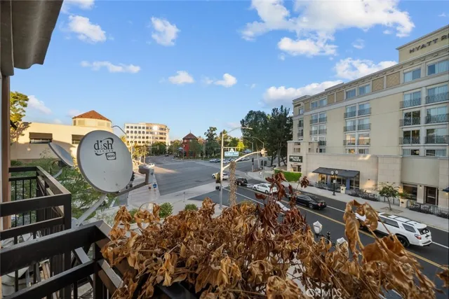 $4,900 | 24505 Town Center Drive, Unit 7307, Valencia, CA 91355