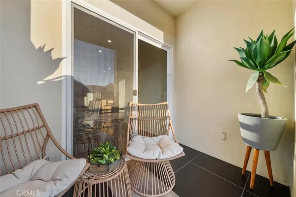 $4,900 | 24505 Town Center Drive, Unit 7307, Valencia, CA 91355