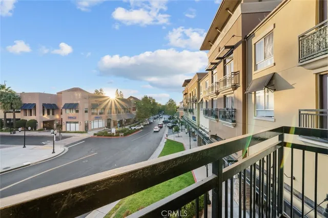 $4,900 | 24505 Town Center Drive, Unit 7307, Valencia, CA 91355