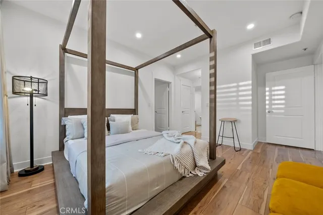 $4,900 | 24505 Town Center Drive, Unit 7307, Valencia, CA 91355