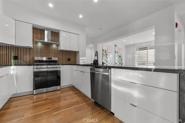 $4,900 | 24505 Town Center Drive, Unit 7307, Valencia, CA 91355