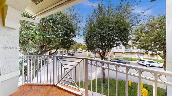 $2,775 | 8980 West Flagler Street, Unit 201, Miami, FL 33174