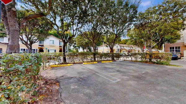 $2,775 | 8980 West Flagler Street, Unit 201, Miami, FL 33174
