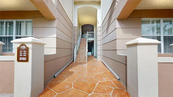 $2,775 | 8980 West Flagler Street, Unit 201, Miami, FL 33174