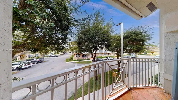 $2,775 | 8980 West Flagler Street, Unit 201, Miami, FL 33174