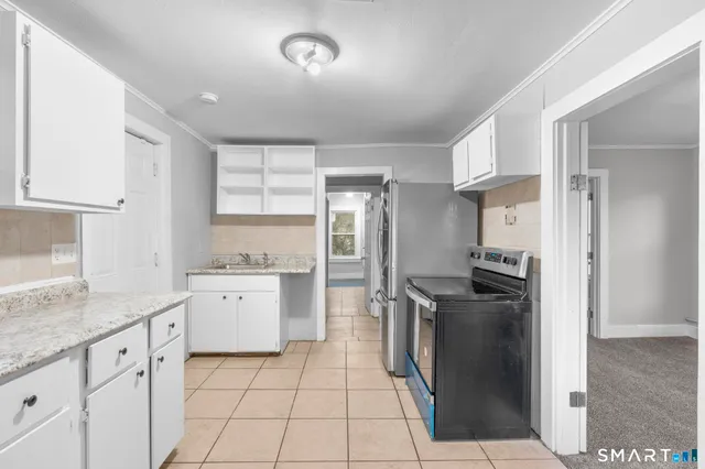 $1,600 | 19 Woodbridge Avenue, Ansonia, CT 06401