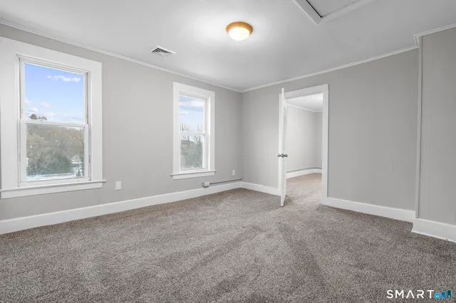 $1,600 | 19 Woodbridge Avenue, Ansonia, CT 06401