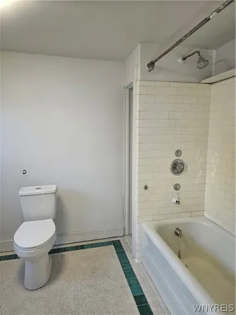 $1,000 | 714 Buffalo Avenue, Unit 4, Niagara Falls, NY 14303