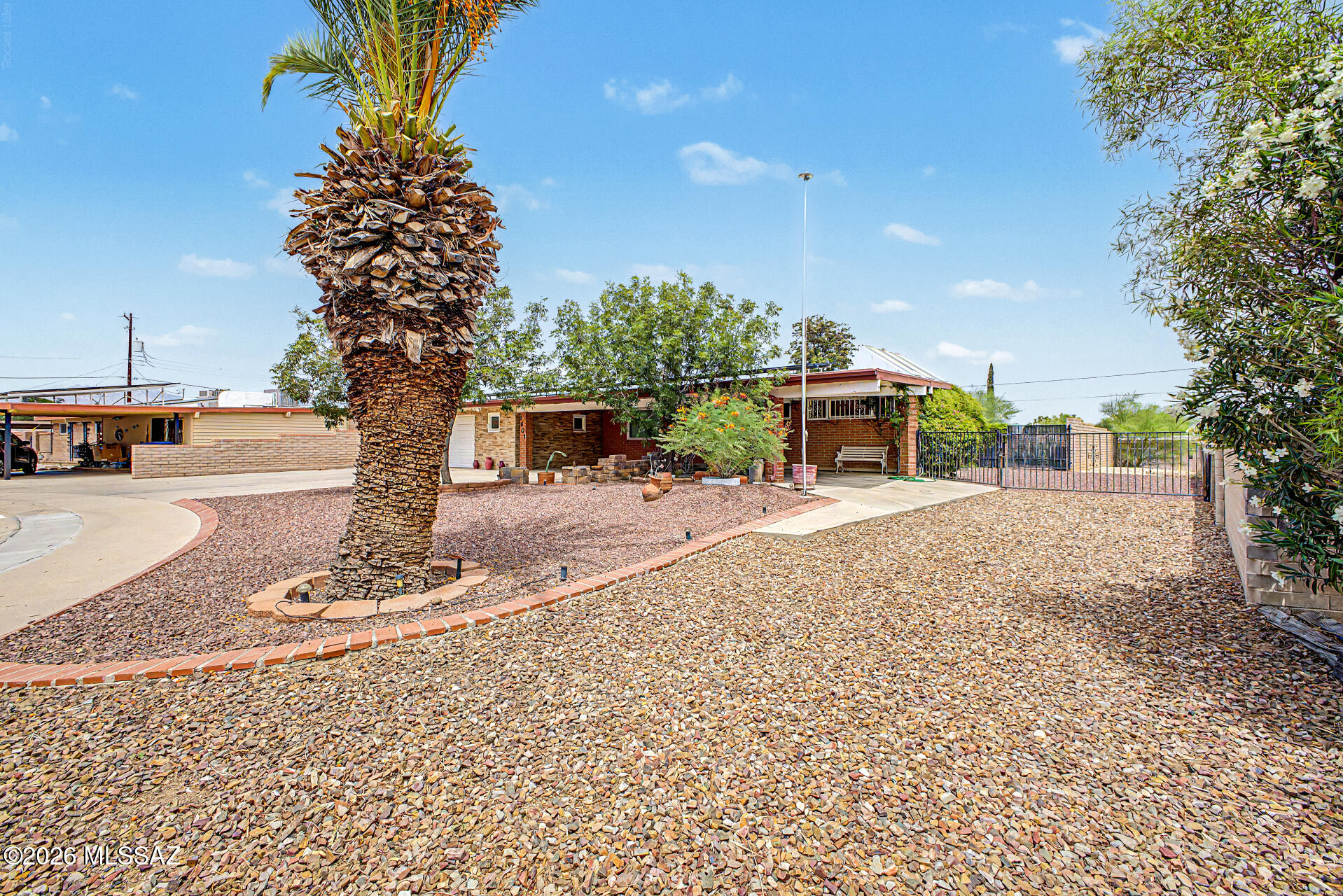 1601 South Prudence Road Tucson, AZ 85710 - Photo 5 of 47 5 - Prudence