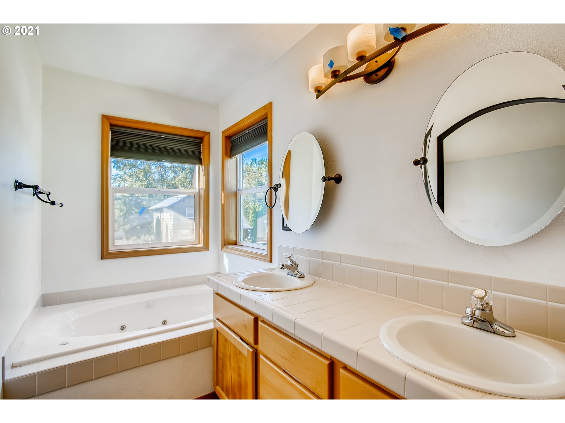 1919 Northeast Gertz Road Portland, OR 97211 - Photo 20 of 32 Gallery Image 20