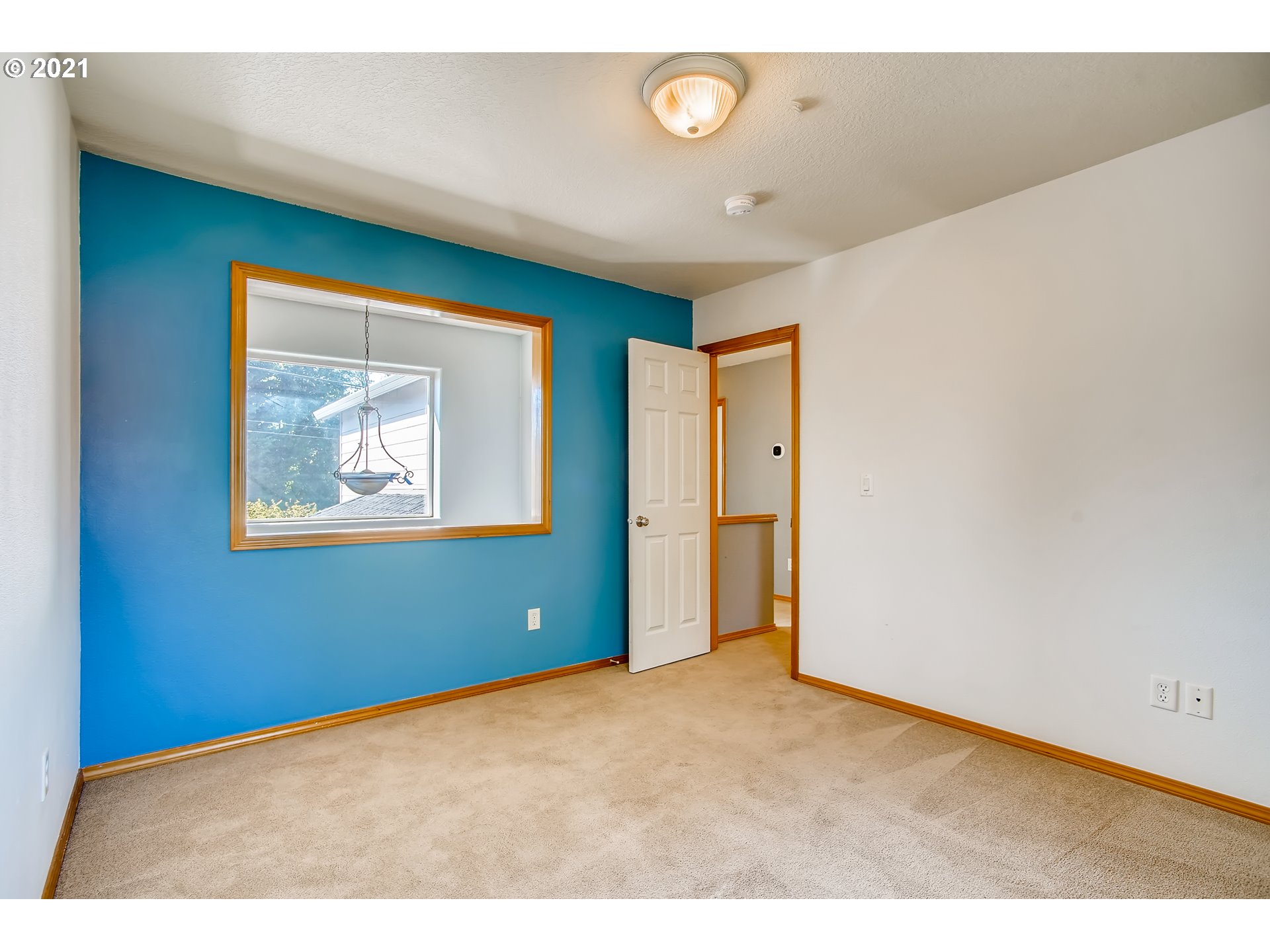1919 Northeast Gertz Road Portland, OR 97211 - Photo 21 of 32 Gallery Image 21