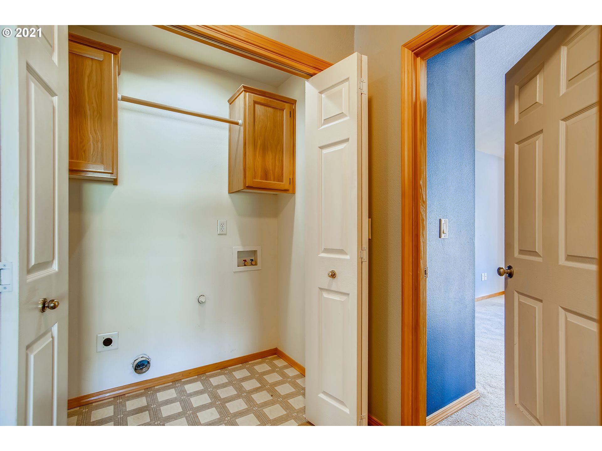 1919 Northeast Gertz Road Portland, OR 97211 - Photo 28 of 32 Gallery Image 28