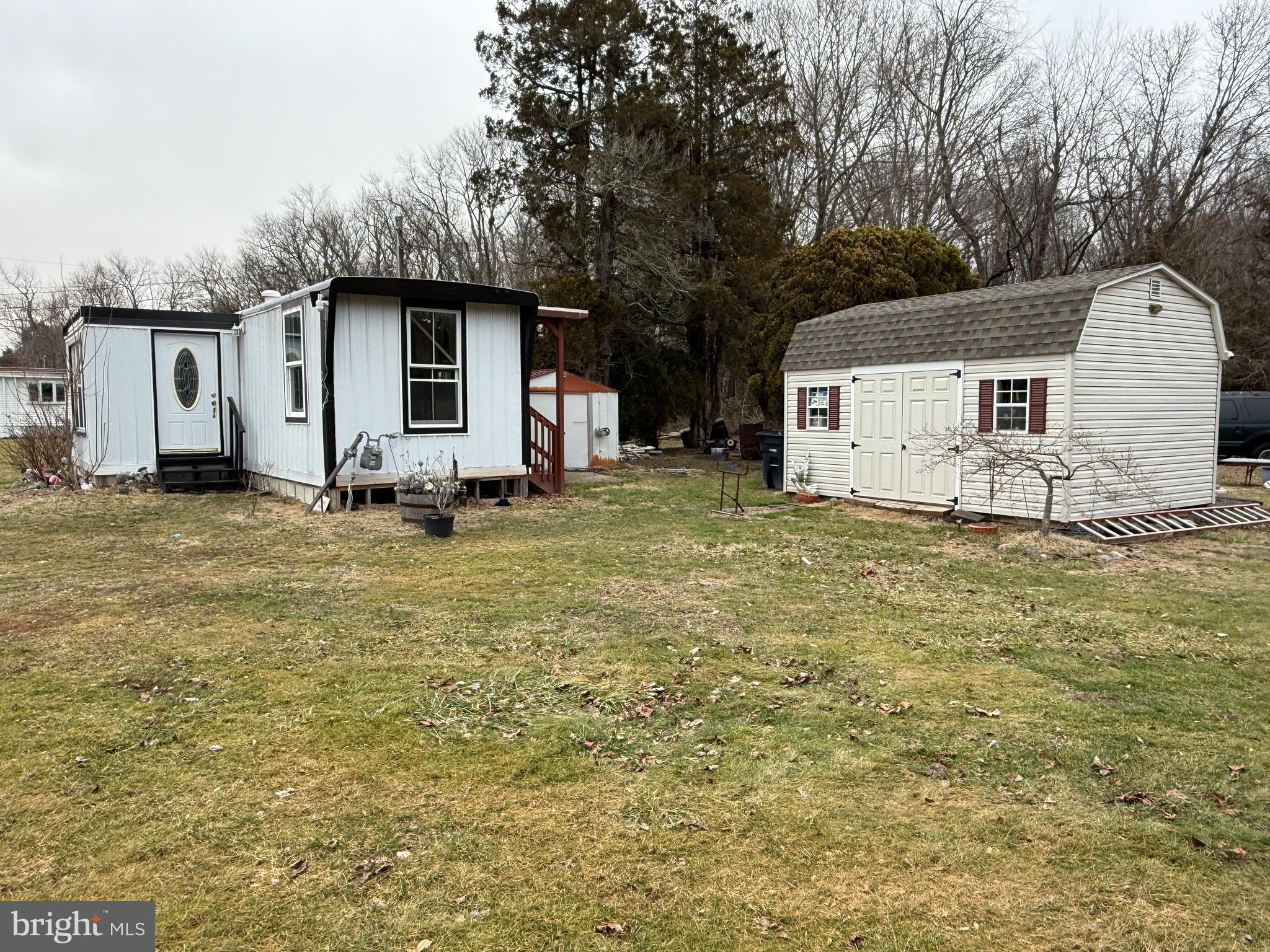 1530 North Tuckahoe Road Williamstown, NJ 08094 - Photo 2 of 4 a view of a backyard of the house