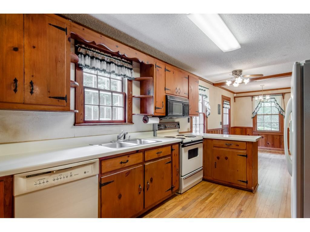 1364 Old Coach Road Graham, NC 27253 - Photo 10 of 24 Gallery Image 10