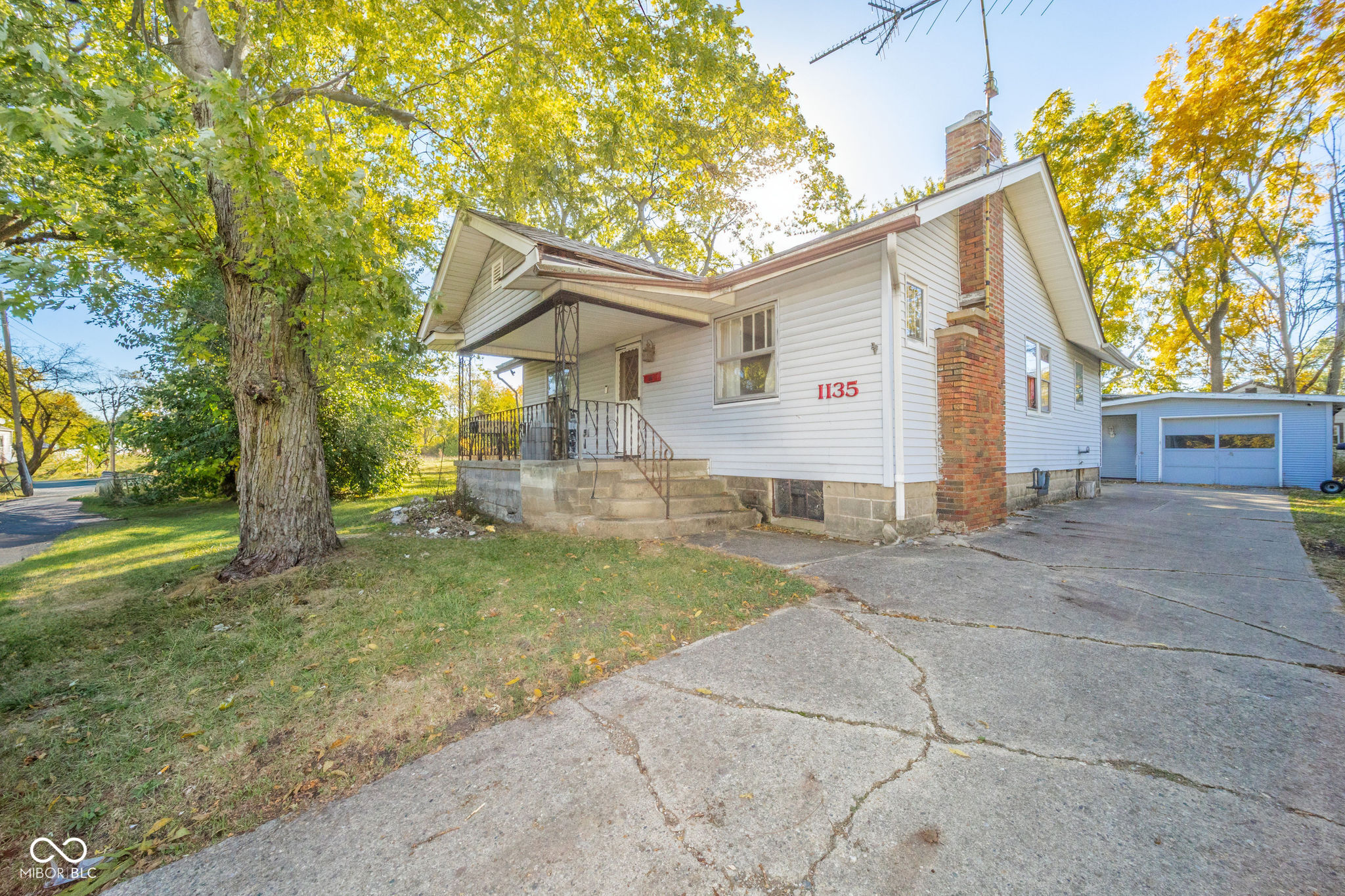 1135 Manor Court Anderson, IN 46016 - Photo 2 of 16
