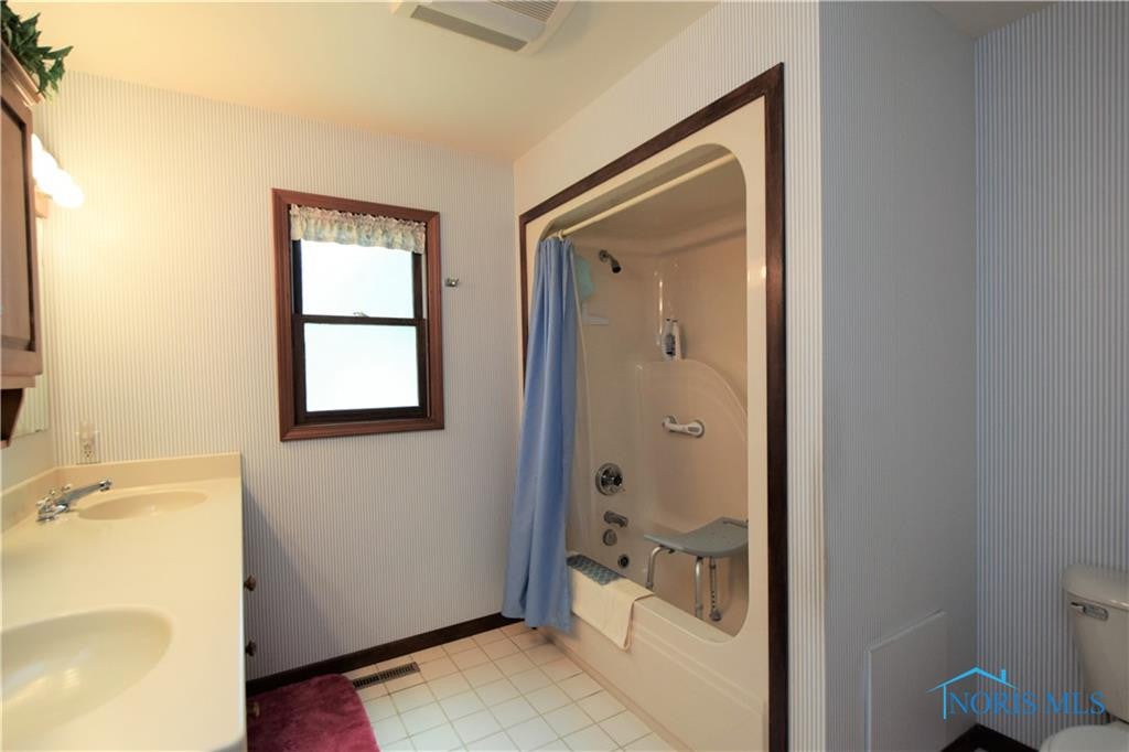 3047 Albon Road Maumee, OH 43537 - Photo 40 of 49 Gallery Image 40