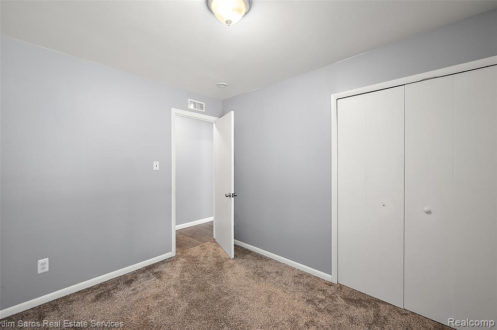 11216 Unity Drive Warren, MI 48089 - Photo 28 of 36