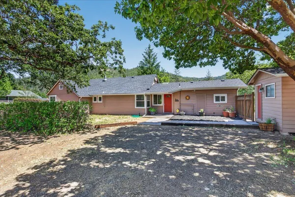 $416,900 | 125 Hudspeth Lane, Shady Cove, OR 97539