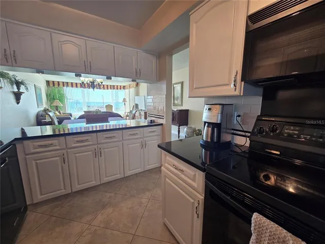 $2,900 | 634 Edgewater Drive, Unit 242, Dunedin, FL 34698