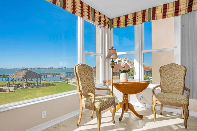 $2,900 | 634 Edgewater Drive, Unit 242, Dunedin, FL 34698