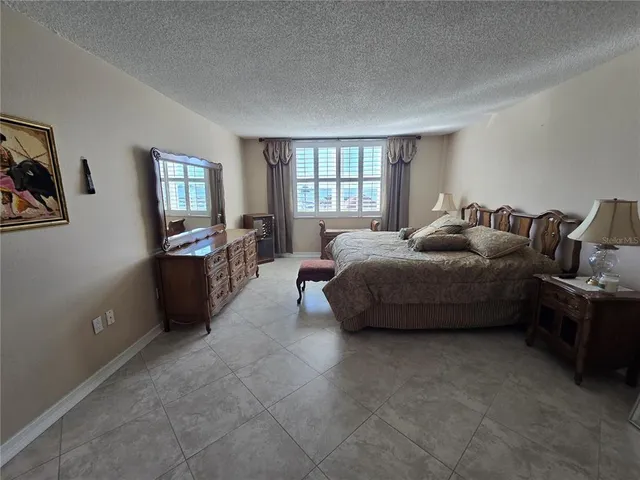 $2,900 | 634 Edgewater Drive, Unit 242, Dunedin, FL 34698