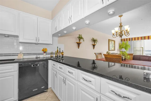 $2,900 | 634 Edgewater Drive, Unit 242, Dunedin, FL 34698