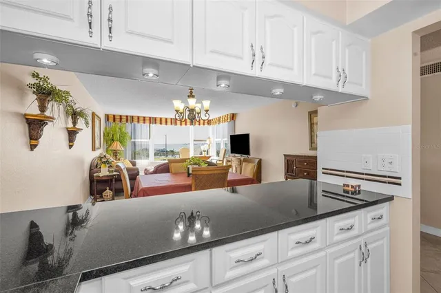 $2,900 | 634 Edgewater Drive, Unit 242, Dunedin, FL 34698